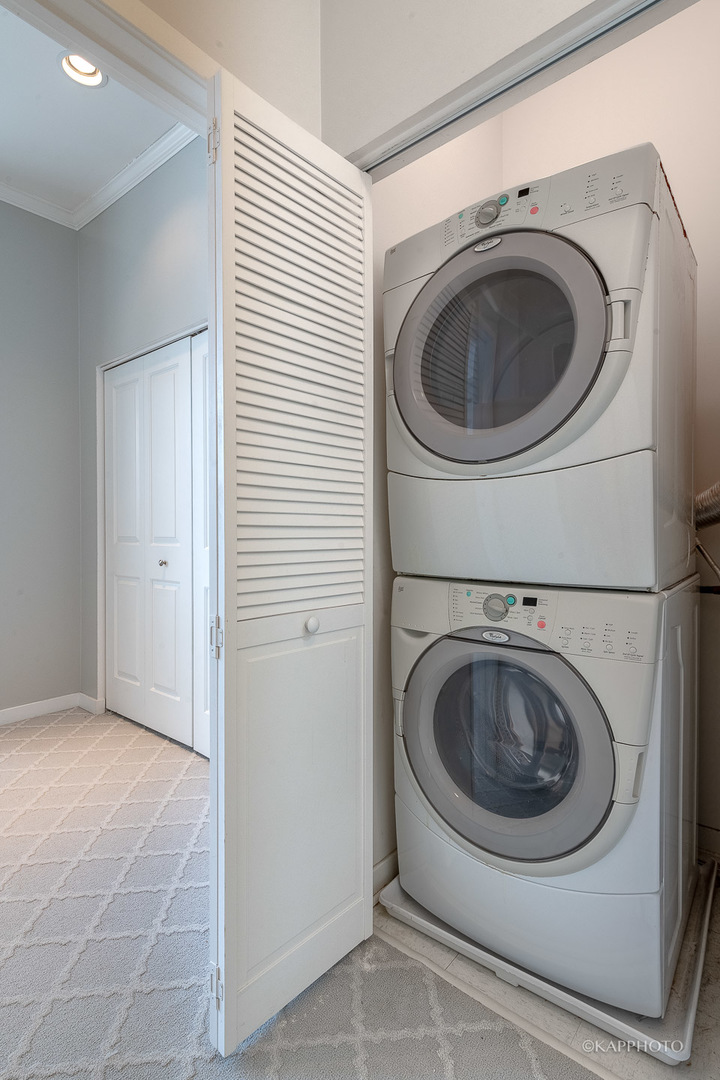 1234 W Monroe Street Unit: 5