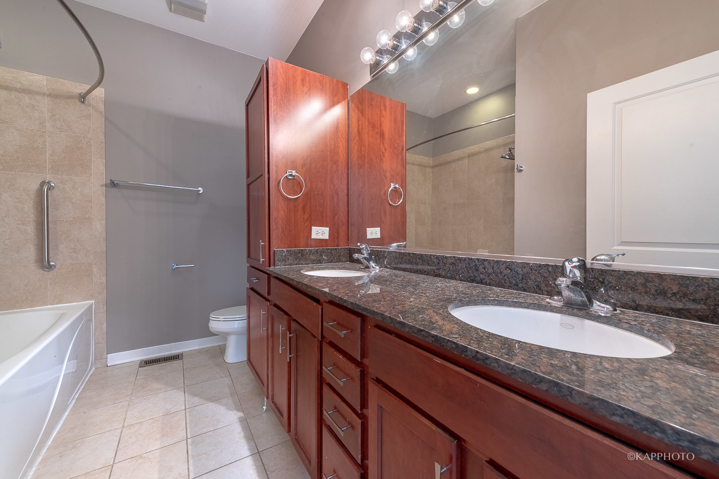 1234 W Monroe Street Unit: 5