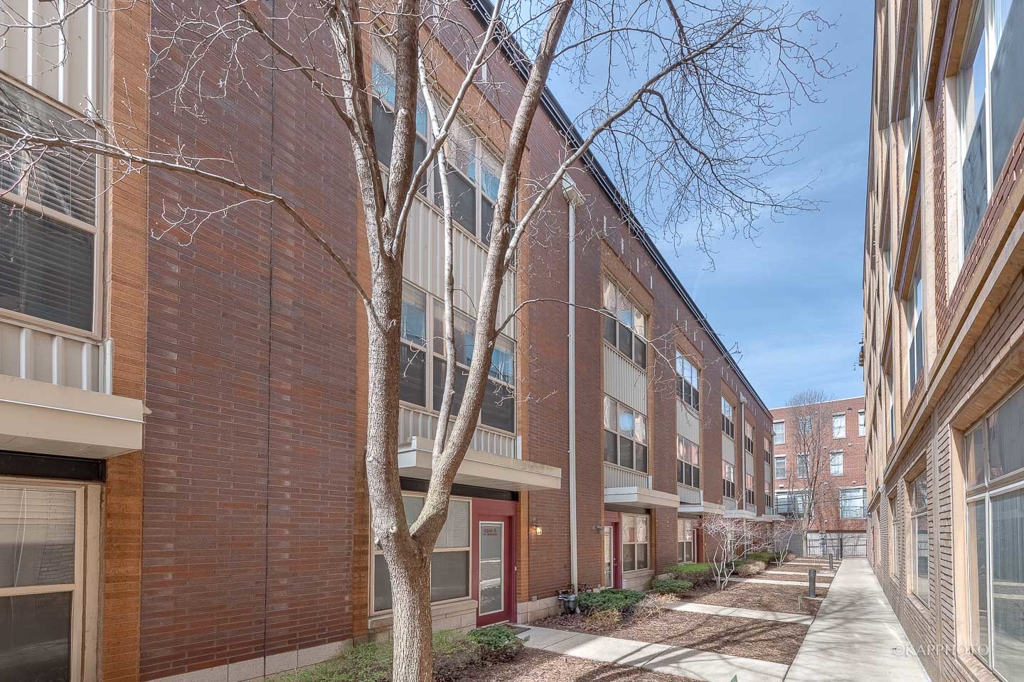 1234 W Monroe Street Unit: 5