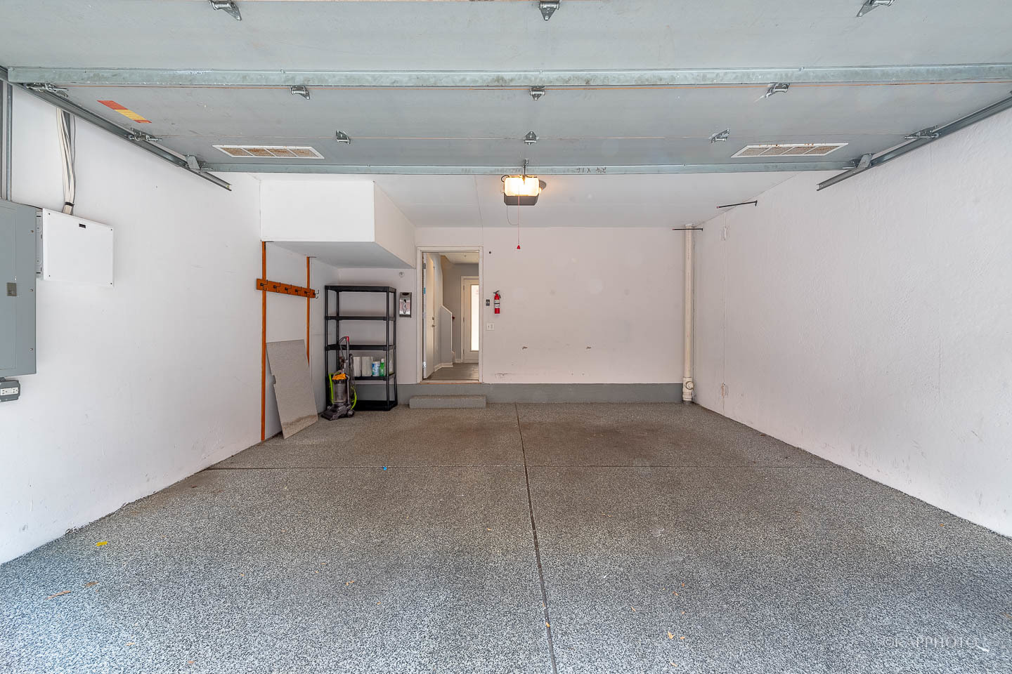1234 W Monroe Street Unit: 5