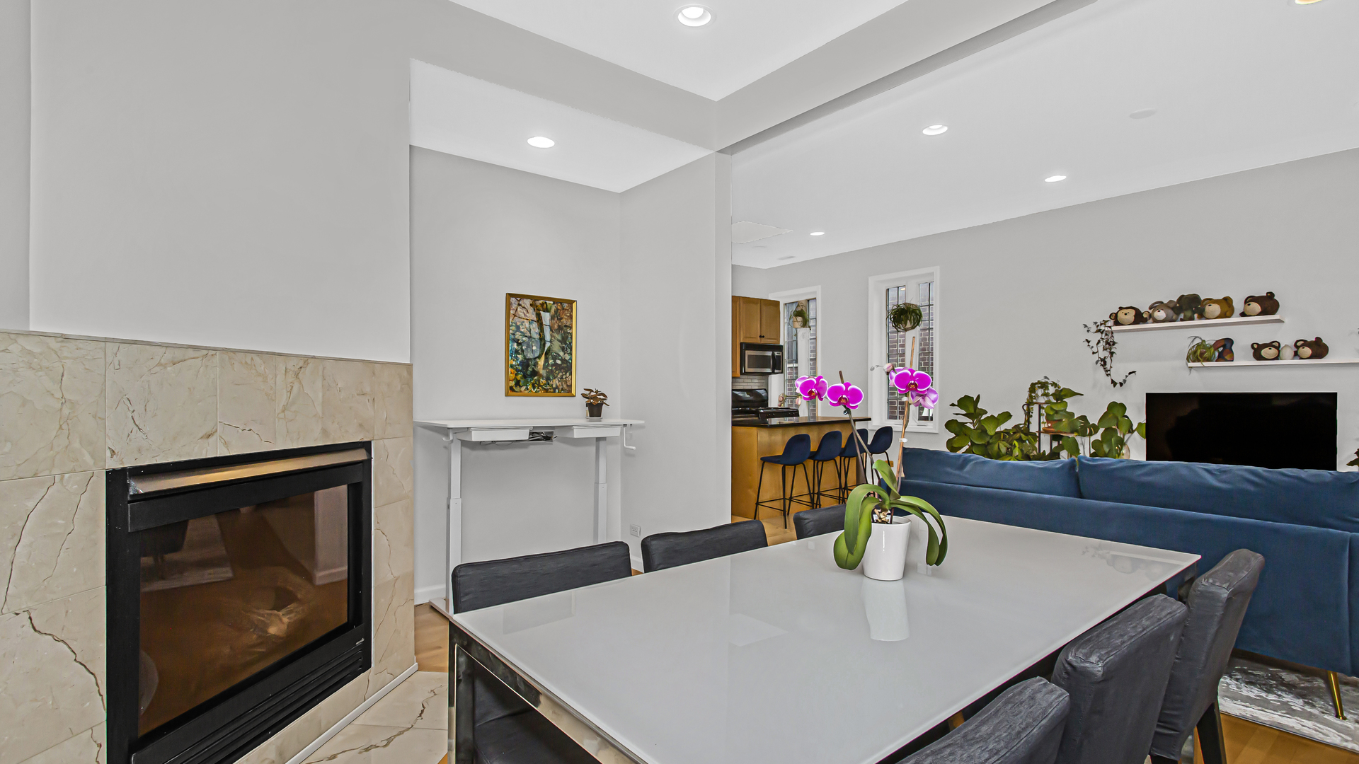 1013 S Claremont Avenue Unit: 3