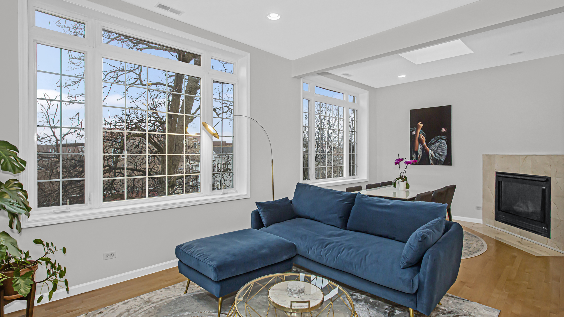 1013 S Claremont Avenue Unit: 3