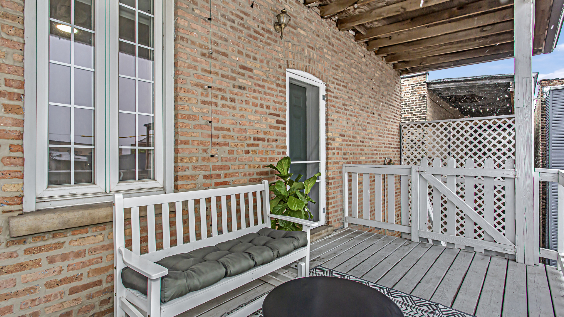 1013 S Claremont Avenue Unit: 3