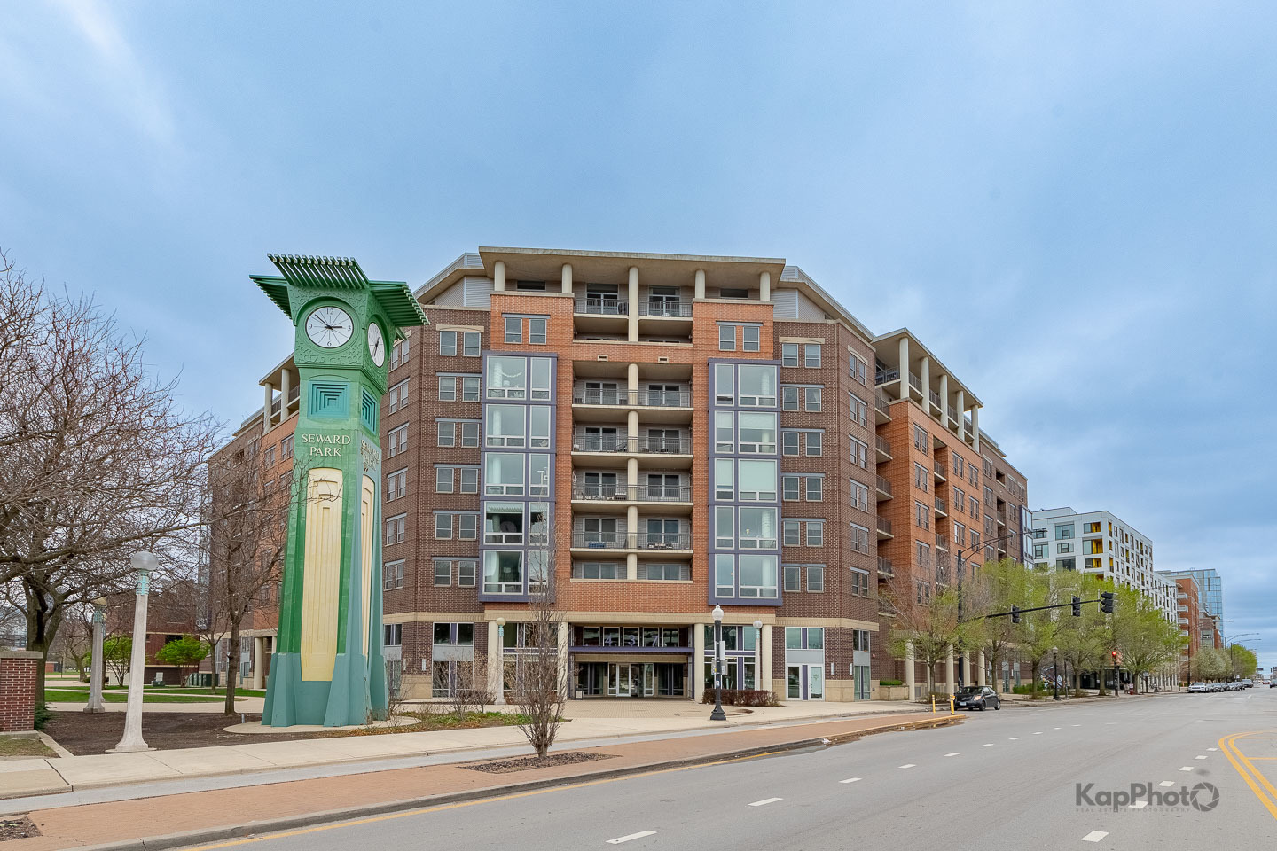 437 W Division Street Unit: 505