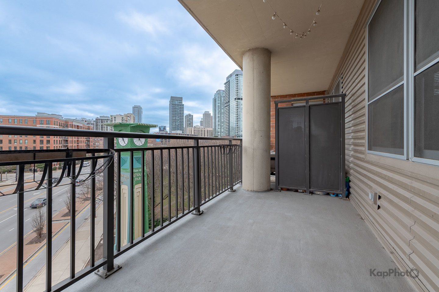 437 W Division Street Unit: 505