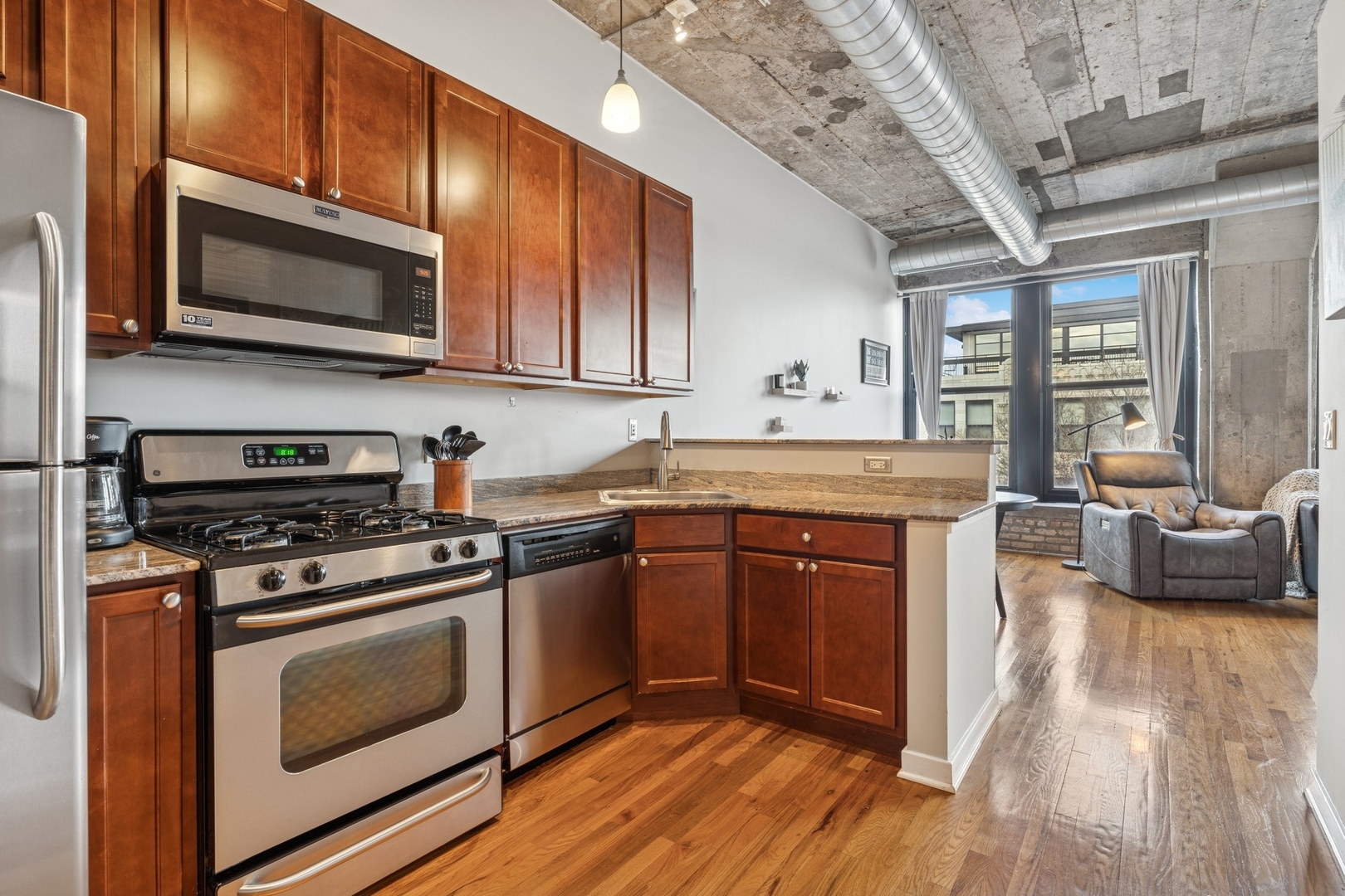 1069 W 14th Place Unit: 333