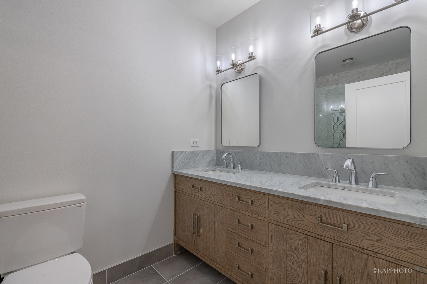 1000 W Adams Street Unit: 201