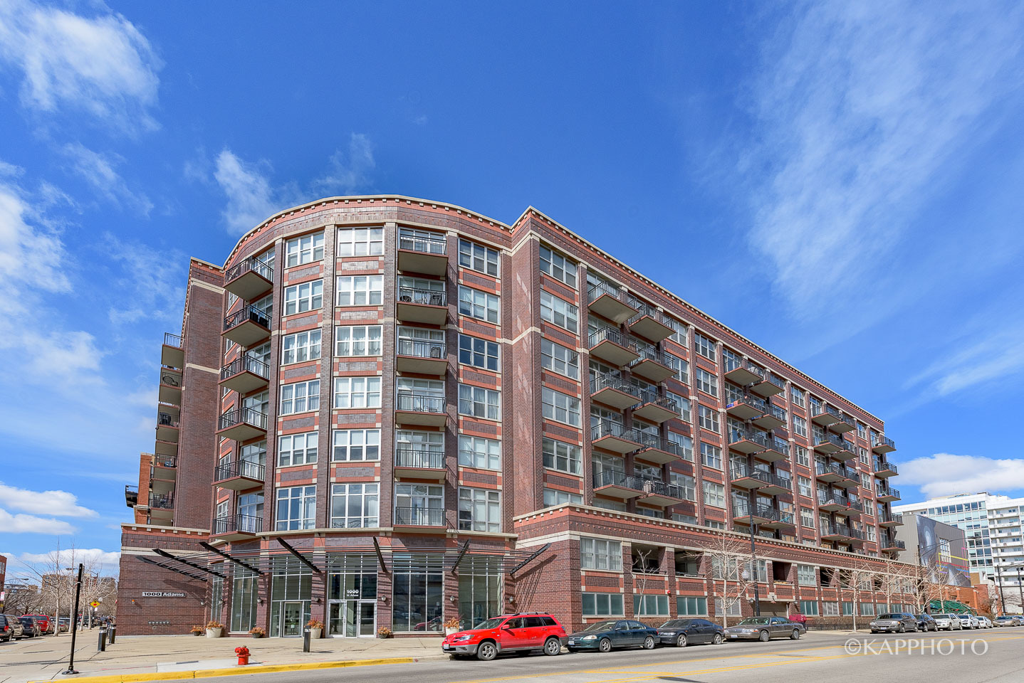 1000 W Adams Street Unit: 201
