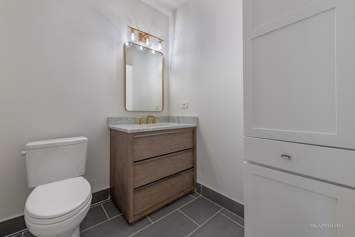 1000 W Adams Street Unit: 201