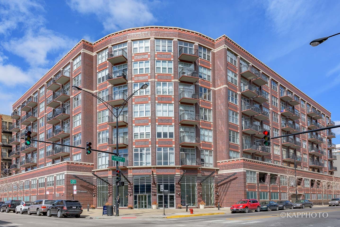 1000 W Adams Street Unit: 201