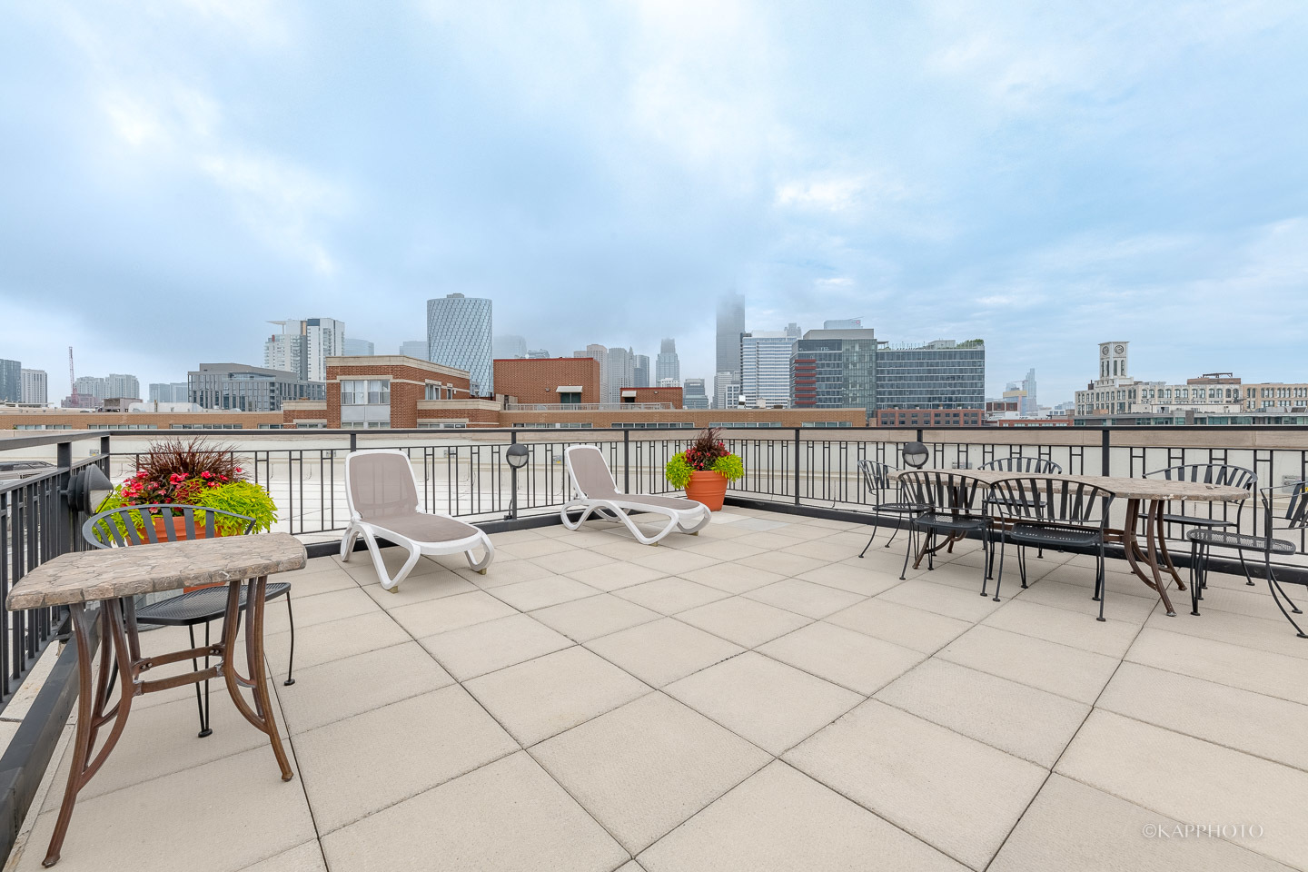 1000 W Adams Street Unit: 201