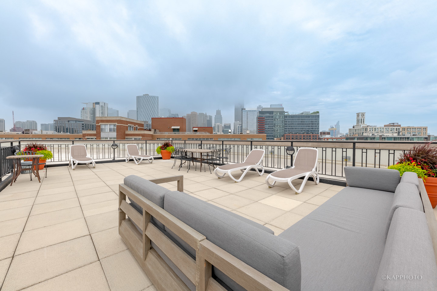 1000 W Adams Street Unit: 201