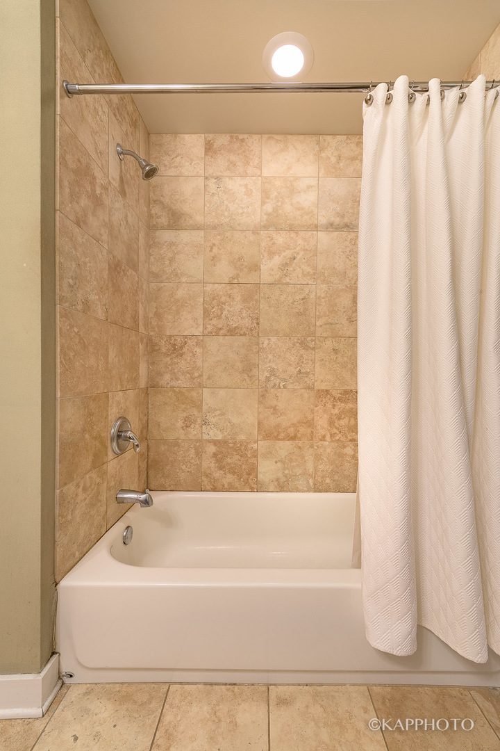 901 W Madison Street Unit: 921