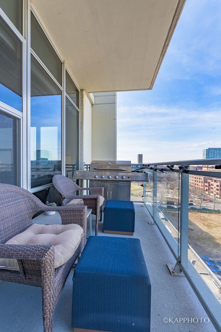 901 W Madison Street Unit: 921