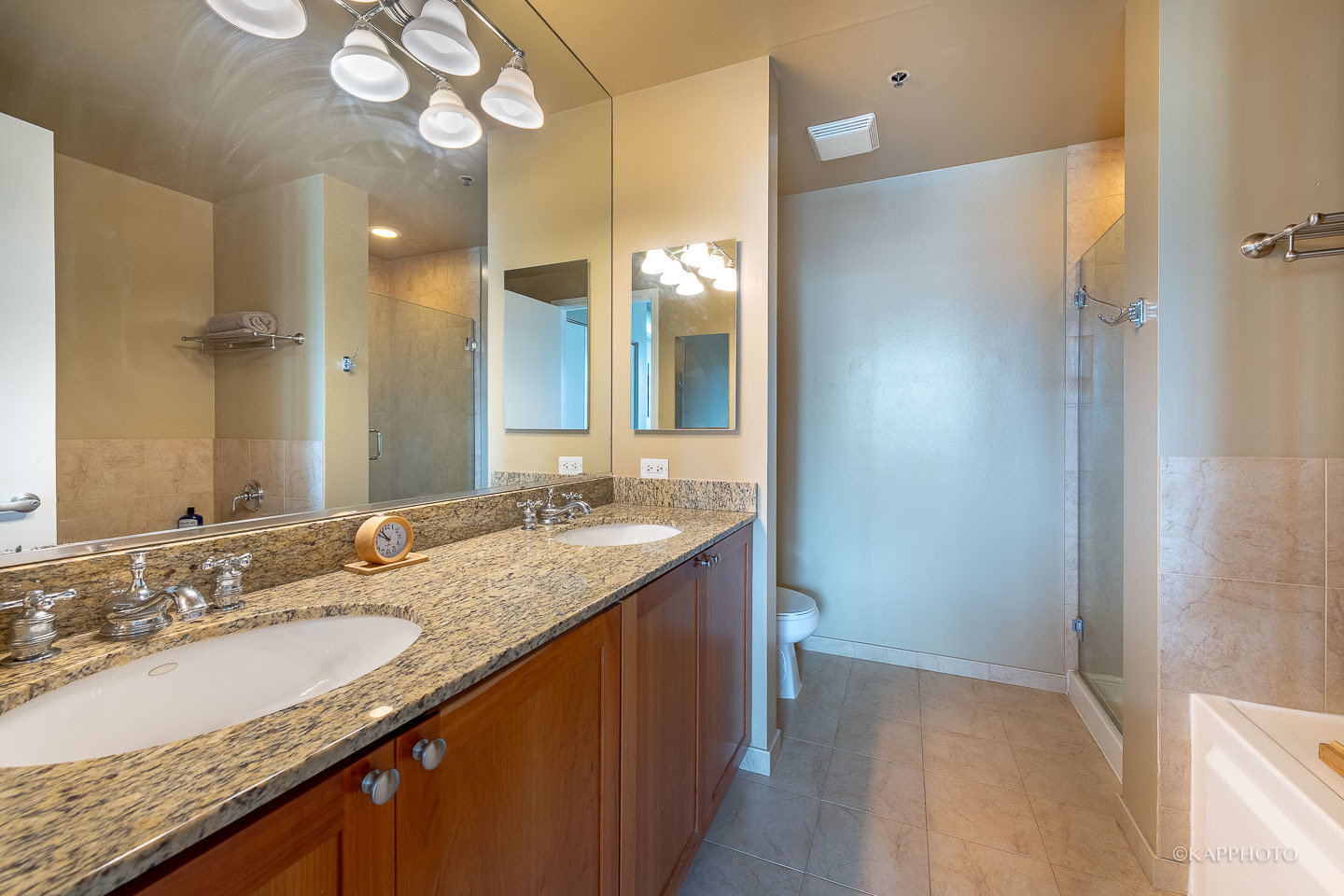 125 E 13TH Street Unit: 1113