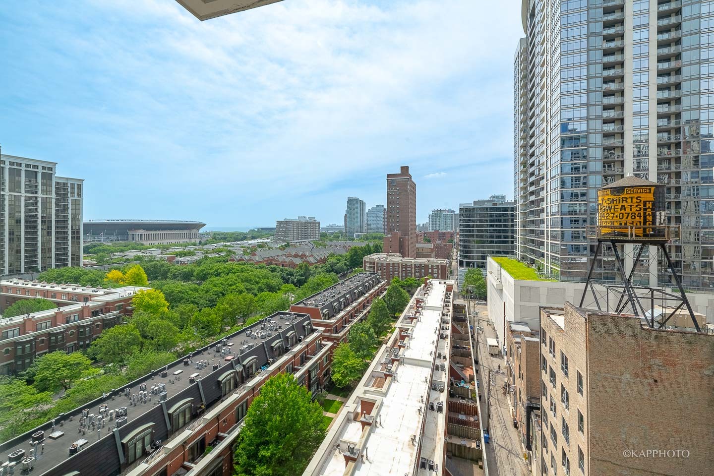 125 E 13TH Street Unit: 1113