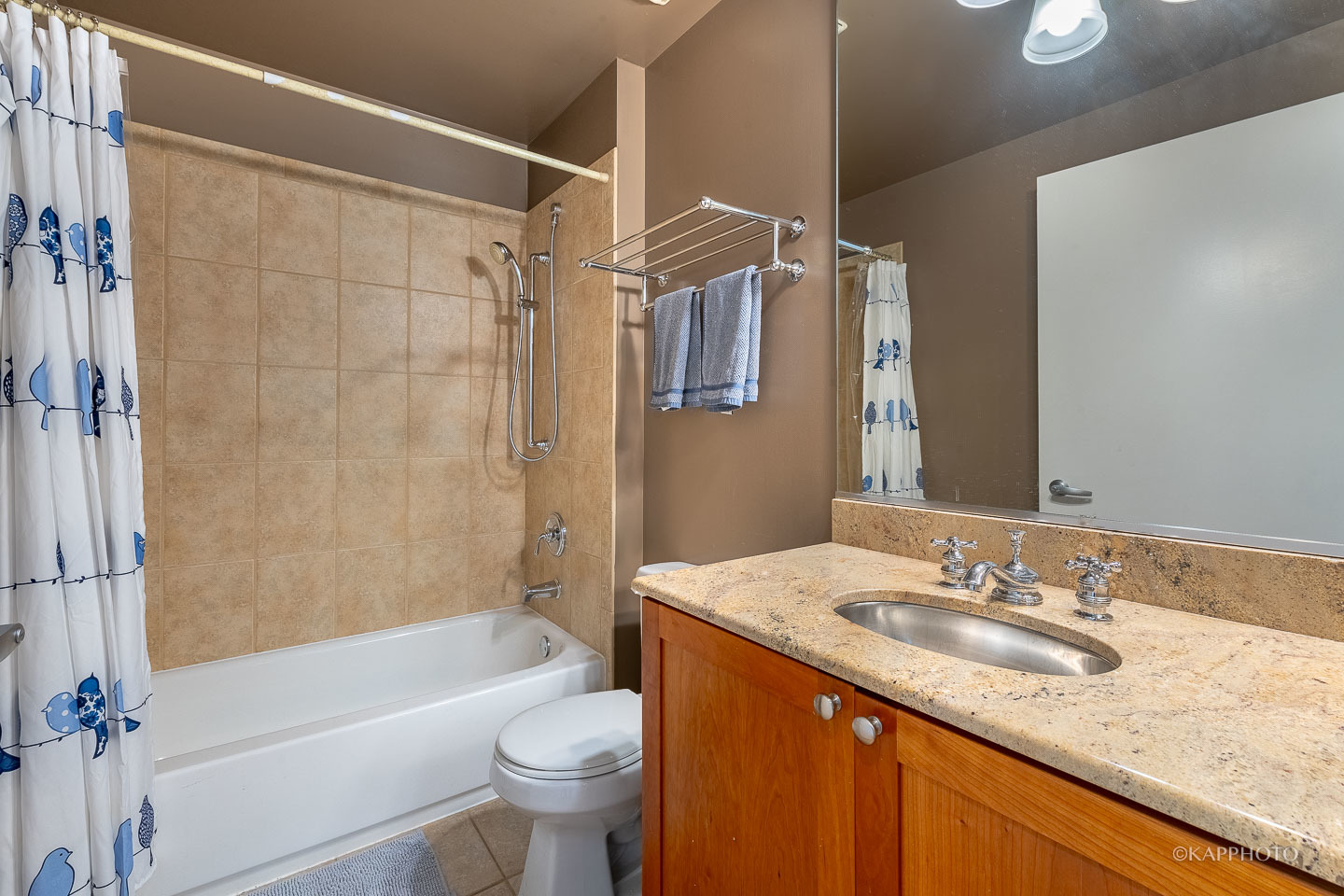 125 E 13TH Street Unit: 1113