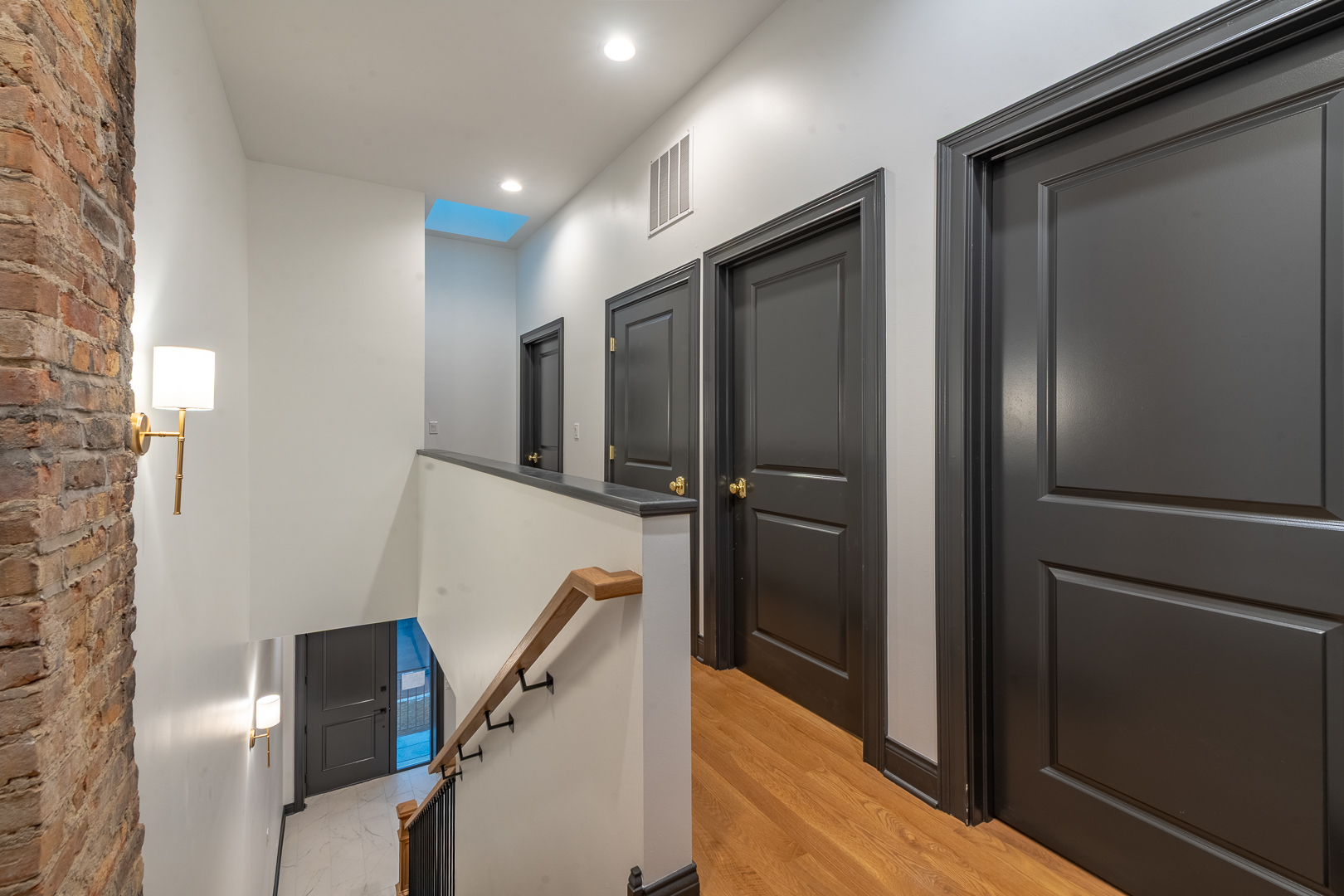28 N Throop Street Unit: 2