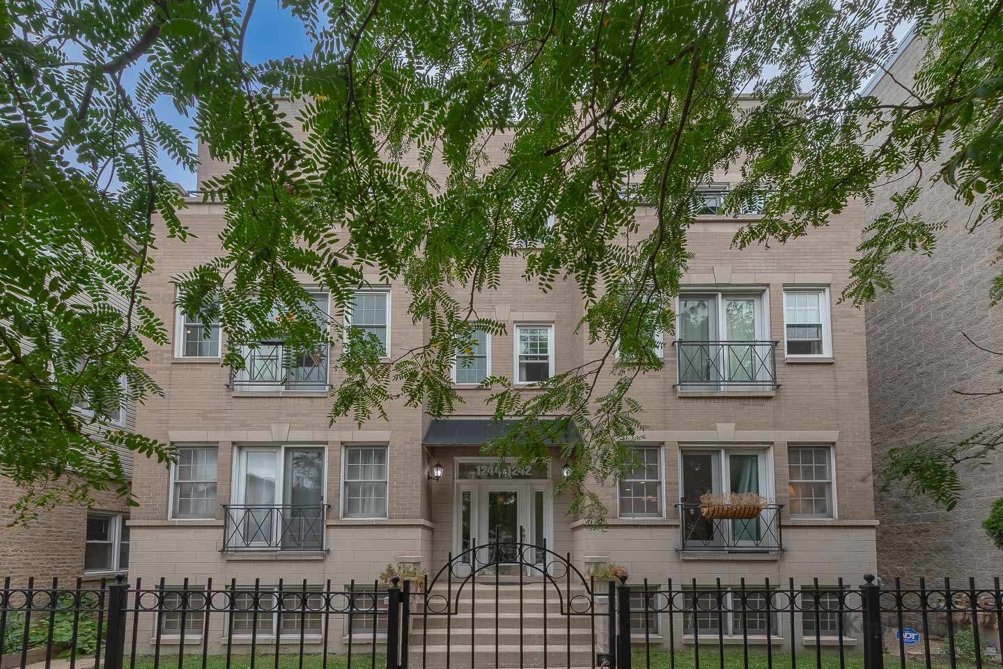 1244 W Ohio Street Unit: 2W