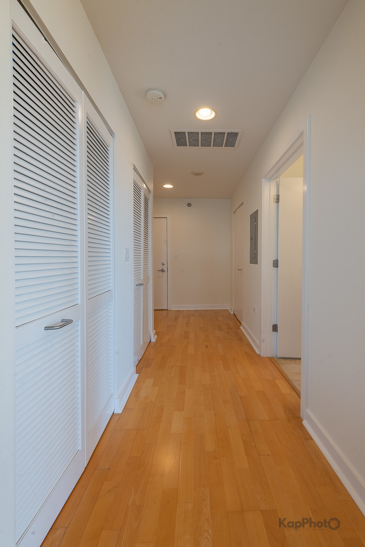 901 W MADISON Street Unit: 921