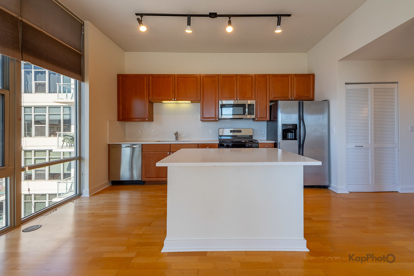 901 W MADISON Street Unit: 921
