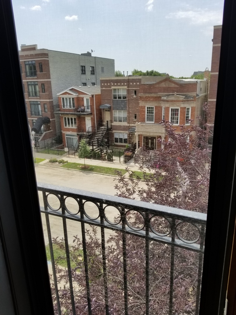 2226 W Monroe Street Unit: 3