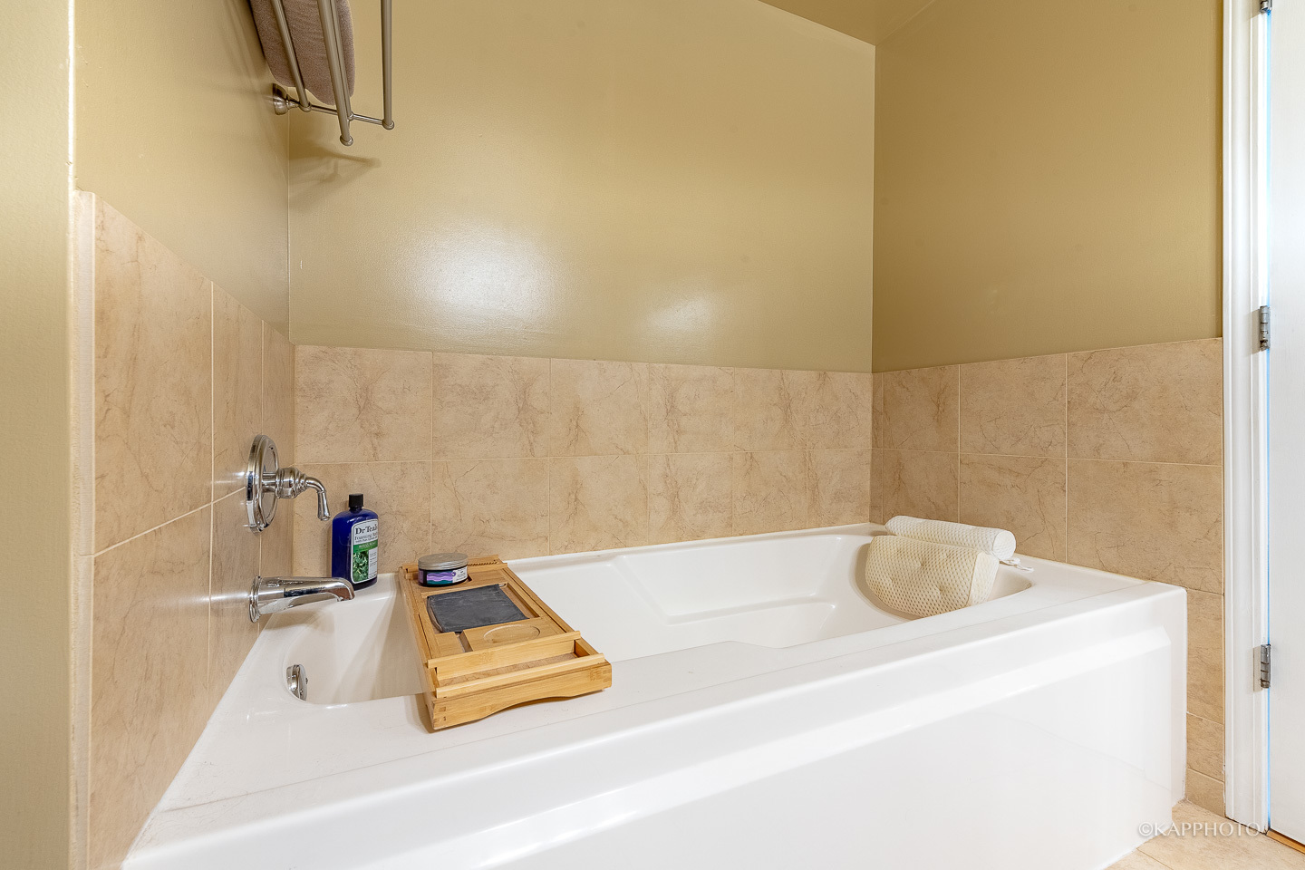 125 E 13TH Street Unit: 1113