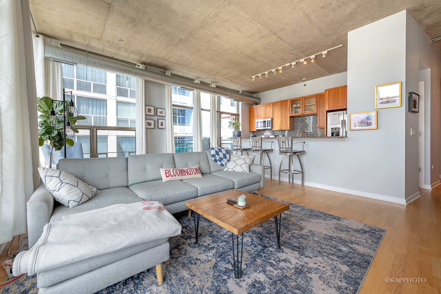 125 E 13TH Street Unit: 1113