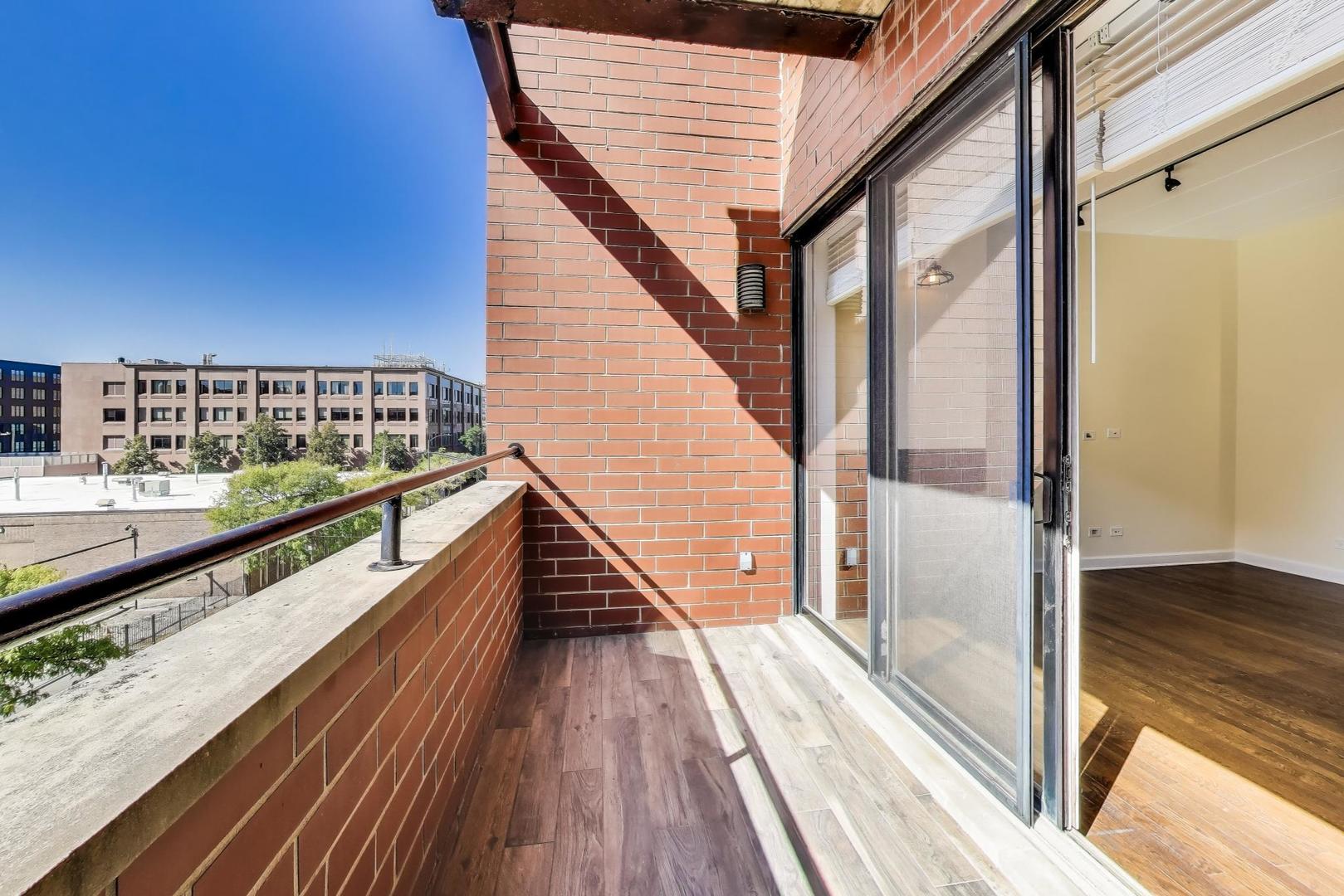 1332 W Madison Street Unit: 4E