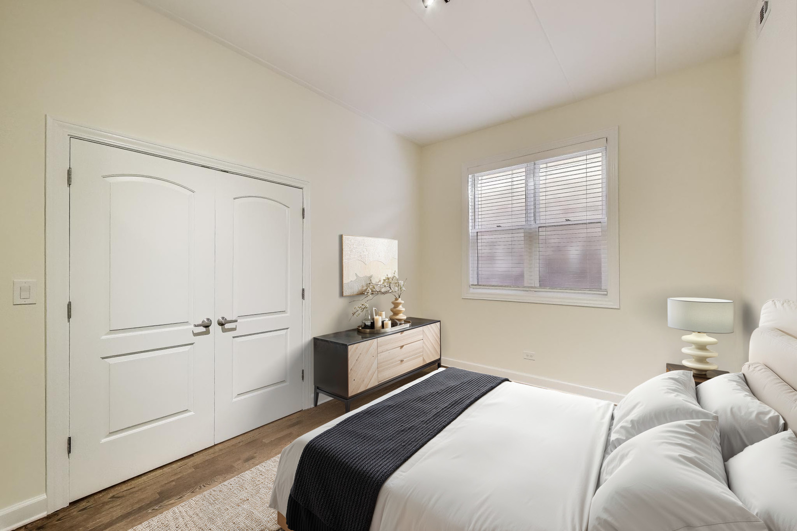 1332 W Madison Street Unit: 4E