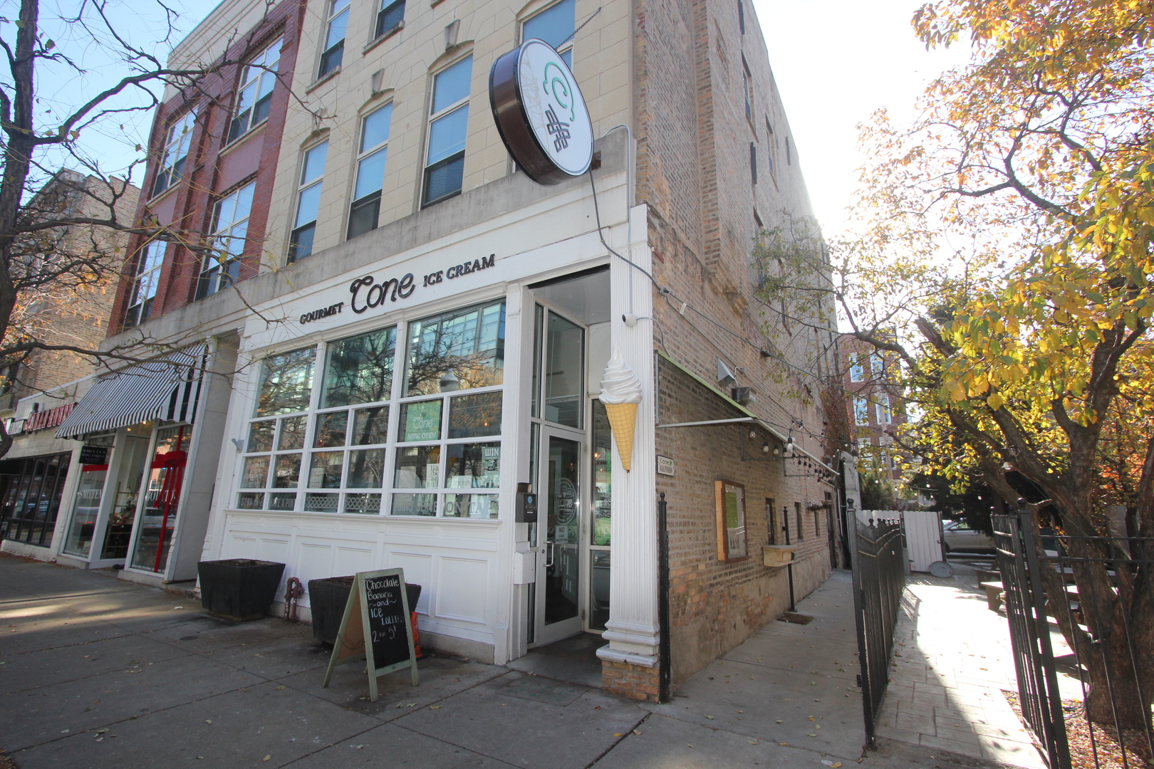 1047 W Madison Street