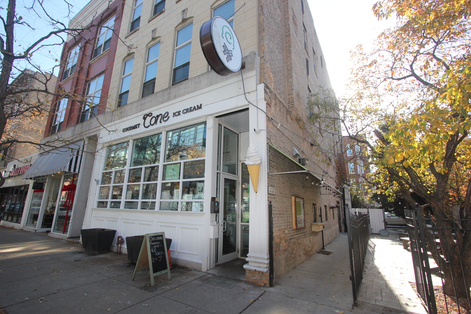 1047 W Madison Street