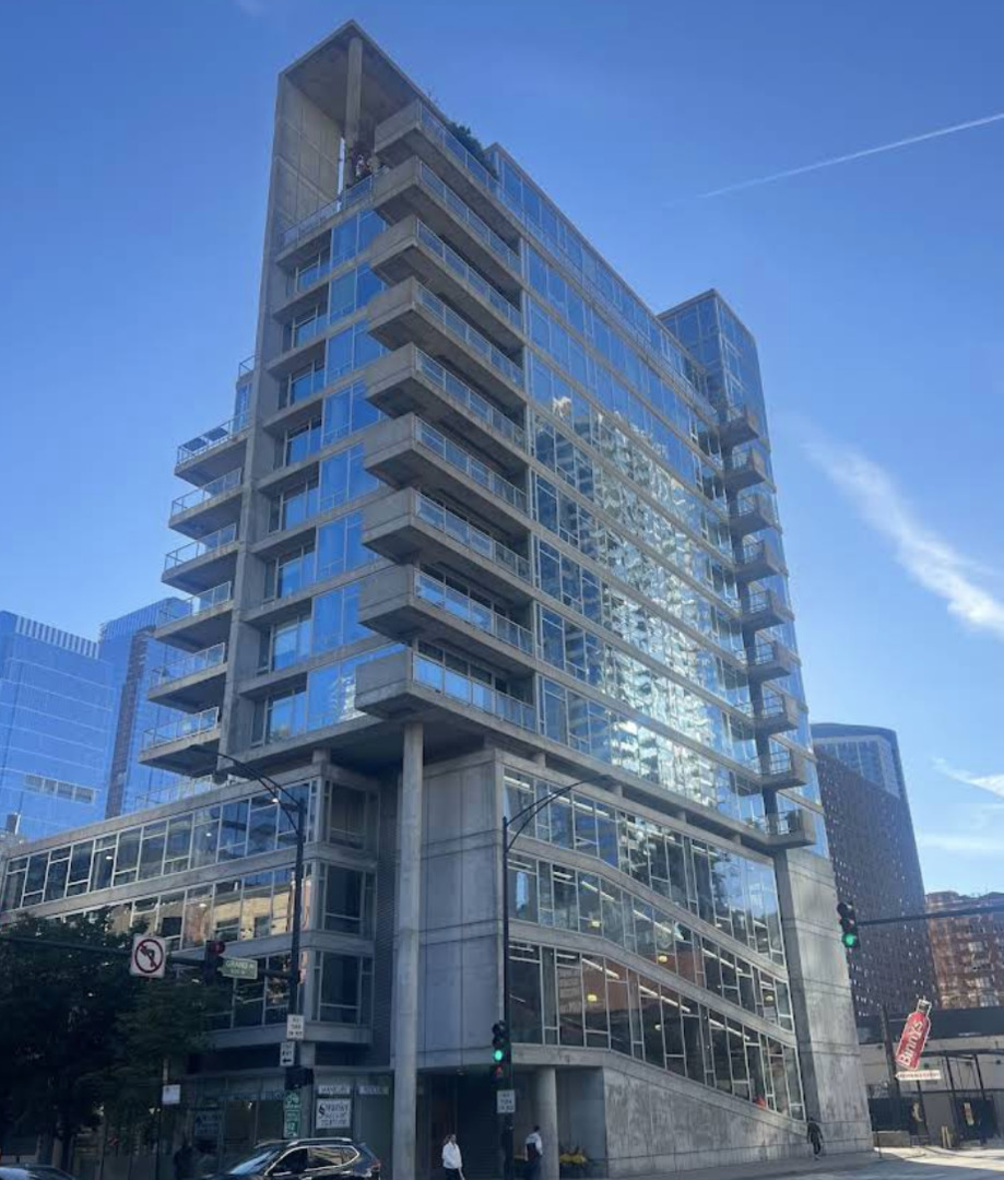 201 W Grand Avenue Unit: P-36