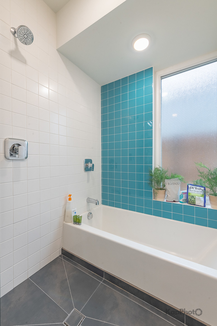 2828 W Wilcox Street