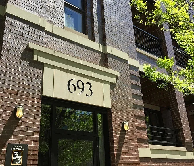 693 N Peoria Street Unit: 3S