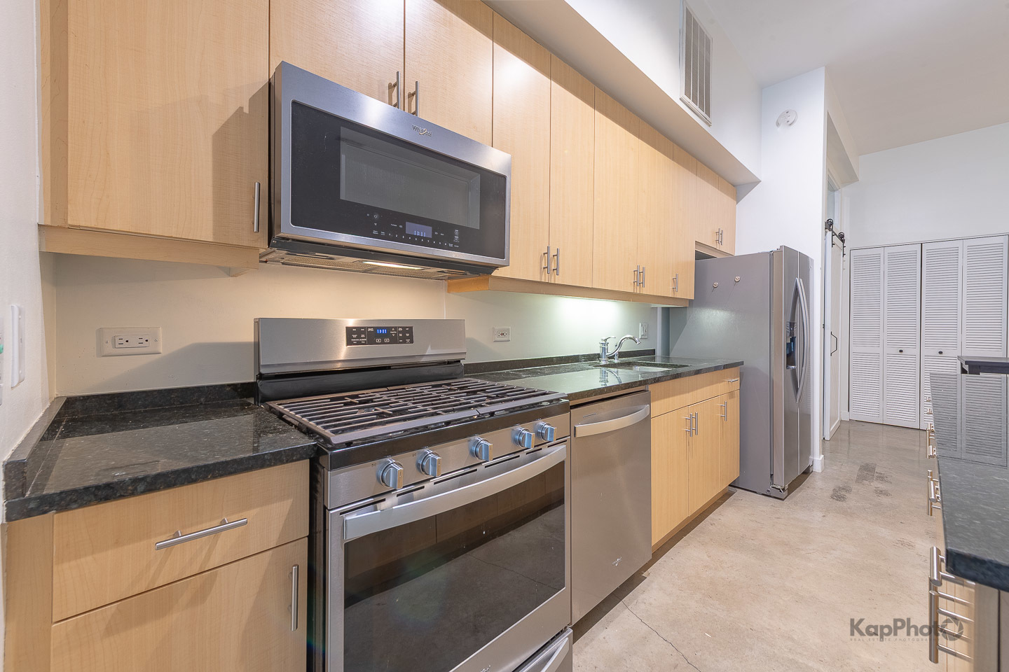 949 W Madison Street Unit: 207