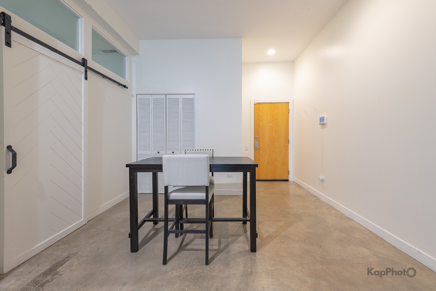 949 W Madison Street Unit: 207