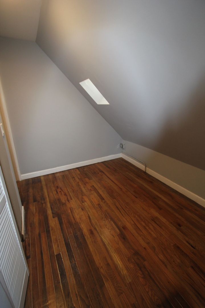 2963 W Nelson Street Unit: 3