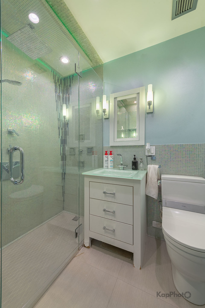 5401 S Hyde Park Boulevard Unit: 1502