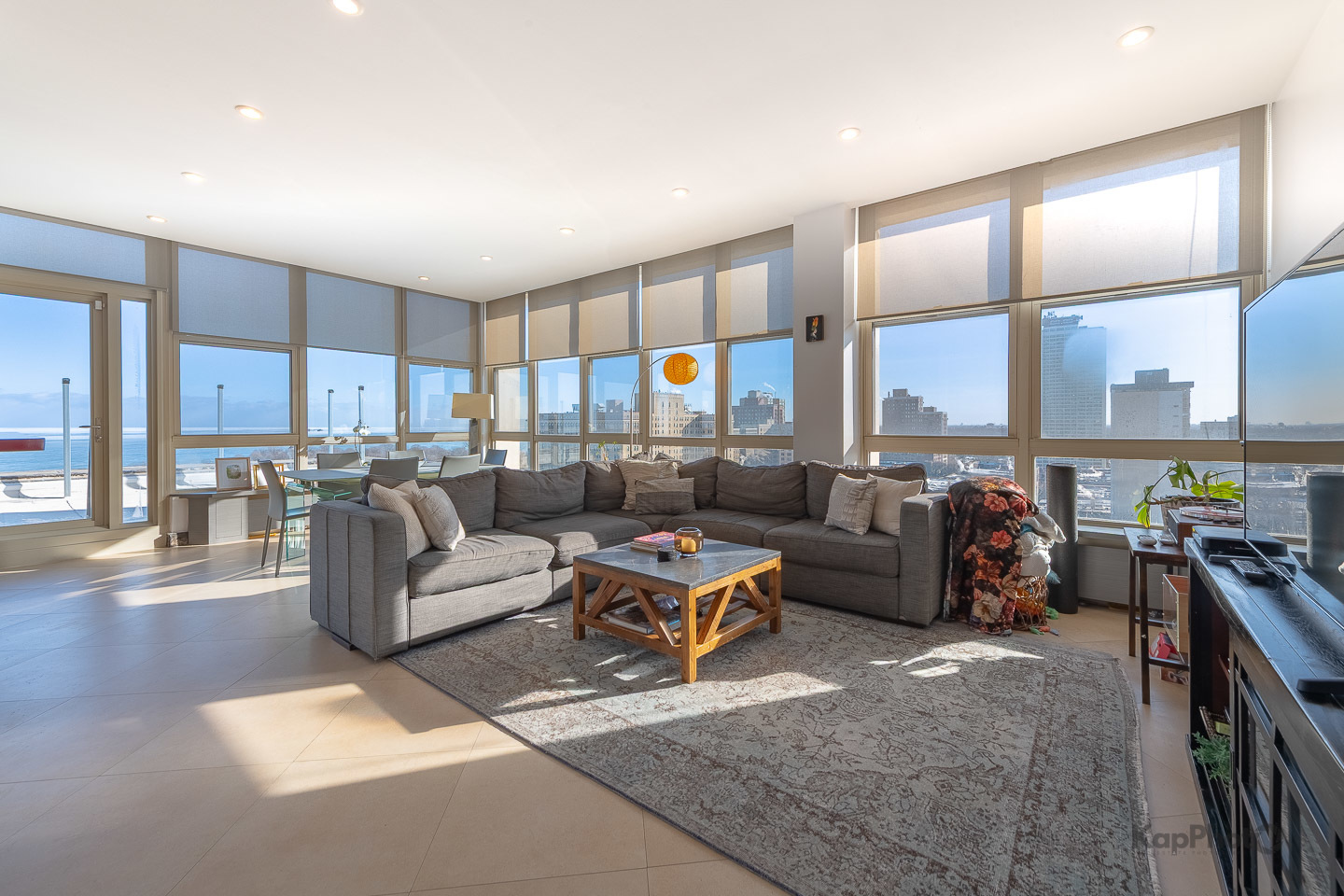 5401 S Hyde Park Boulevard Unit: 1502