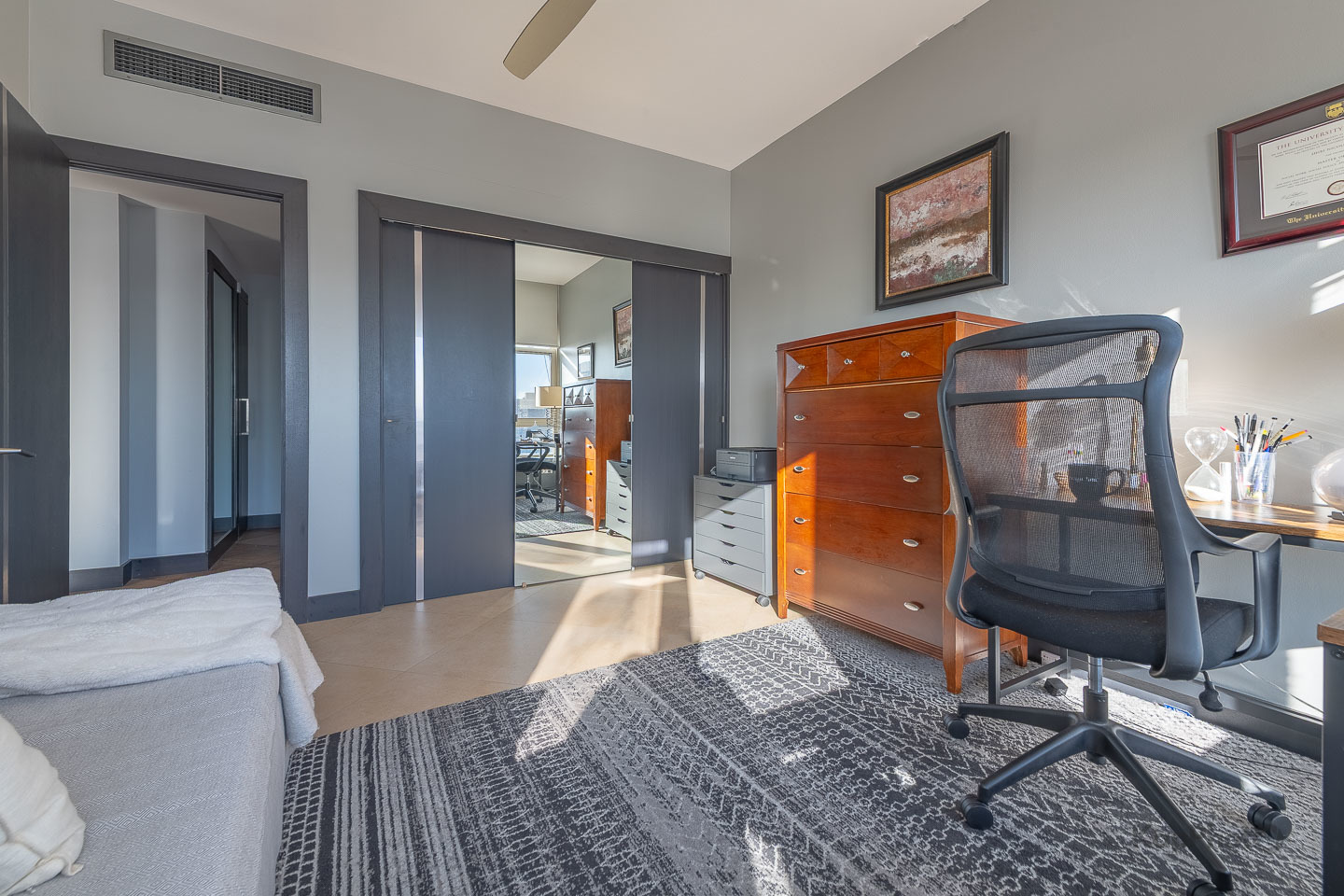 5401 S Hyde Park Boulevard Unit: 1502