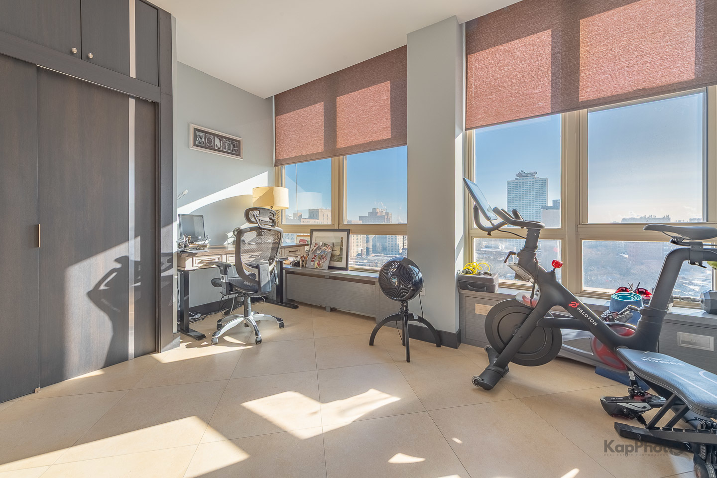 5401 S Hyde Park Boulevard Unit: 1502