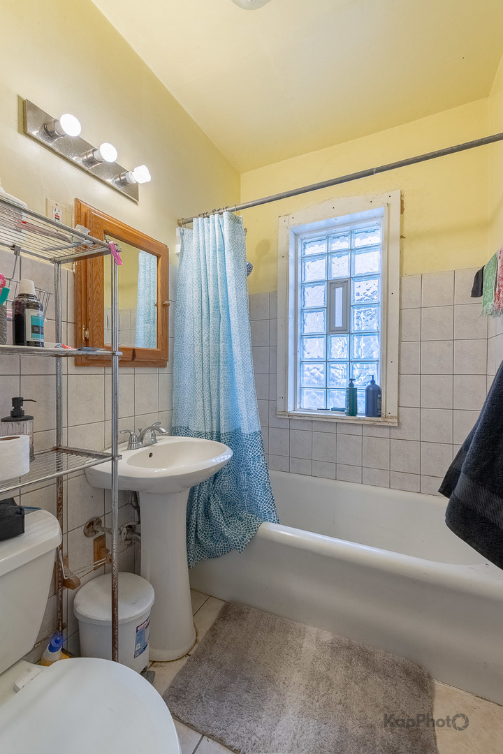 1632 N Linder Avenue