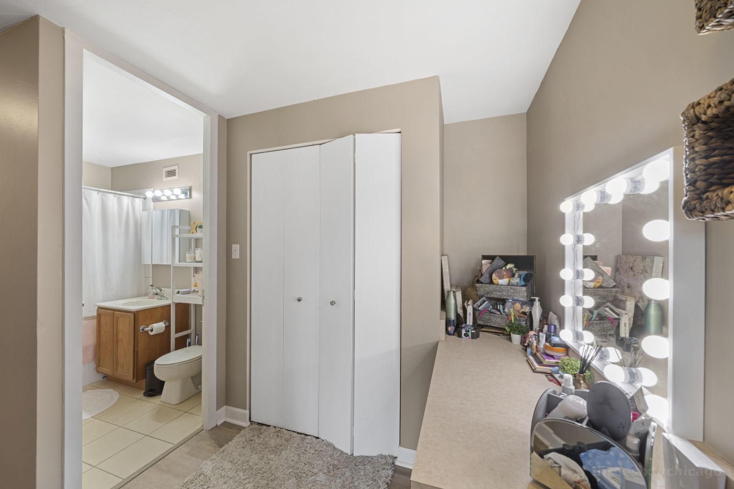 345 E Eastgate Place Unit: 306