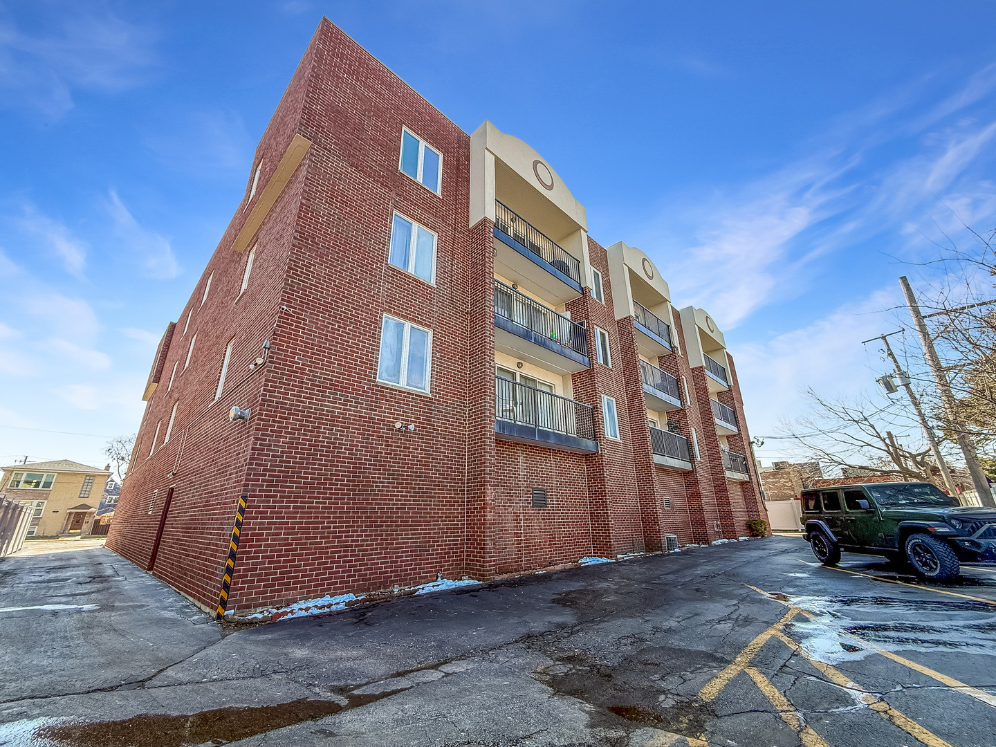 5840 W Lawrence Avenue Unit: 301