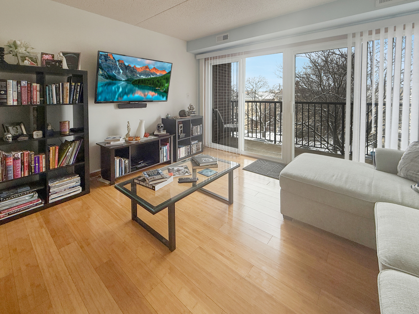 5840 W Lawrence Avenue Unit: 301