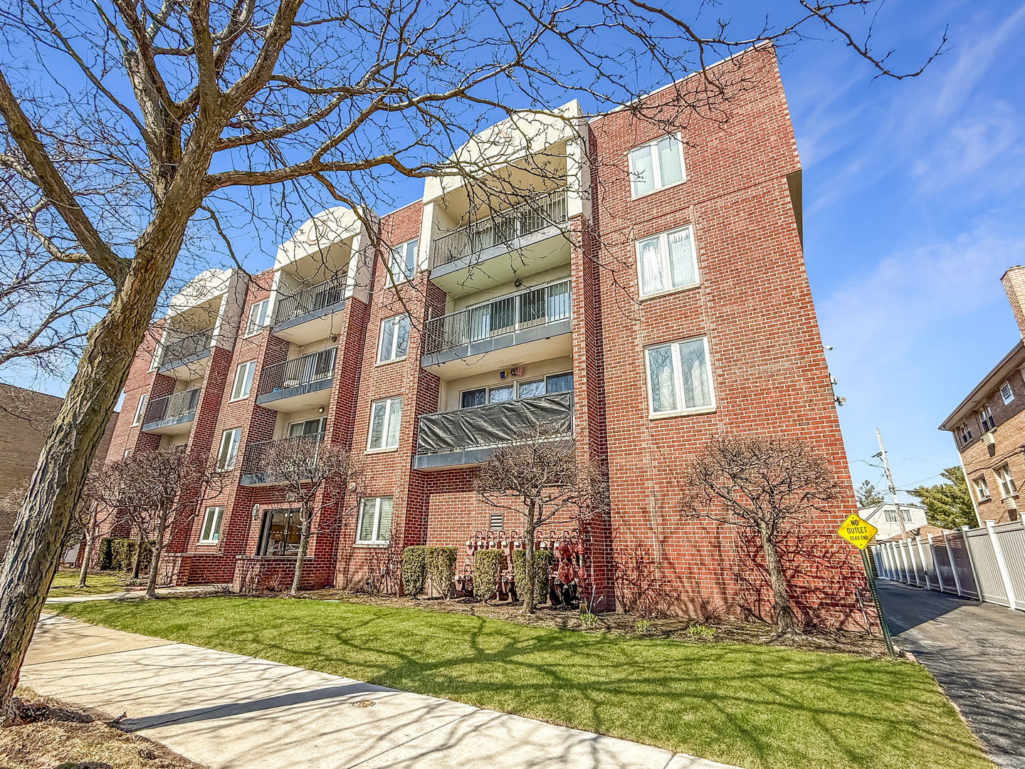 5840 W Lawrence Avenue Unit: 301