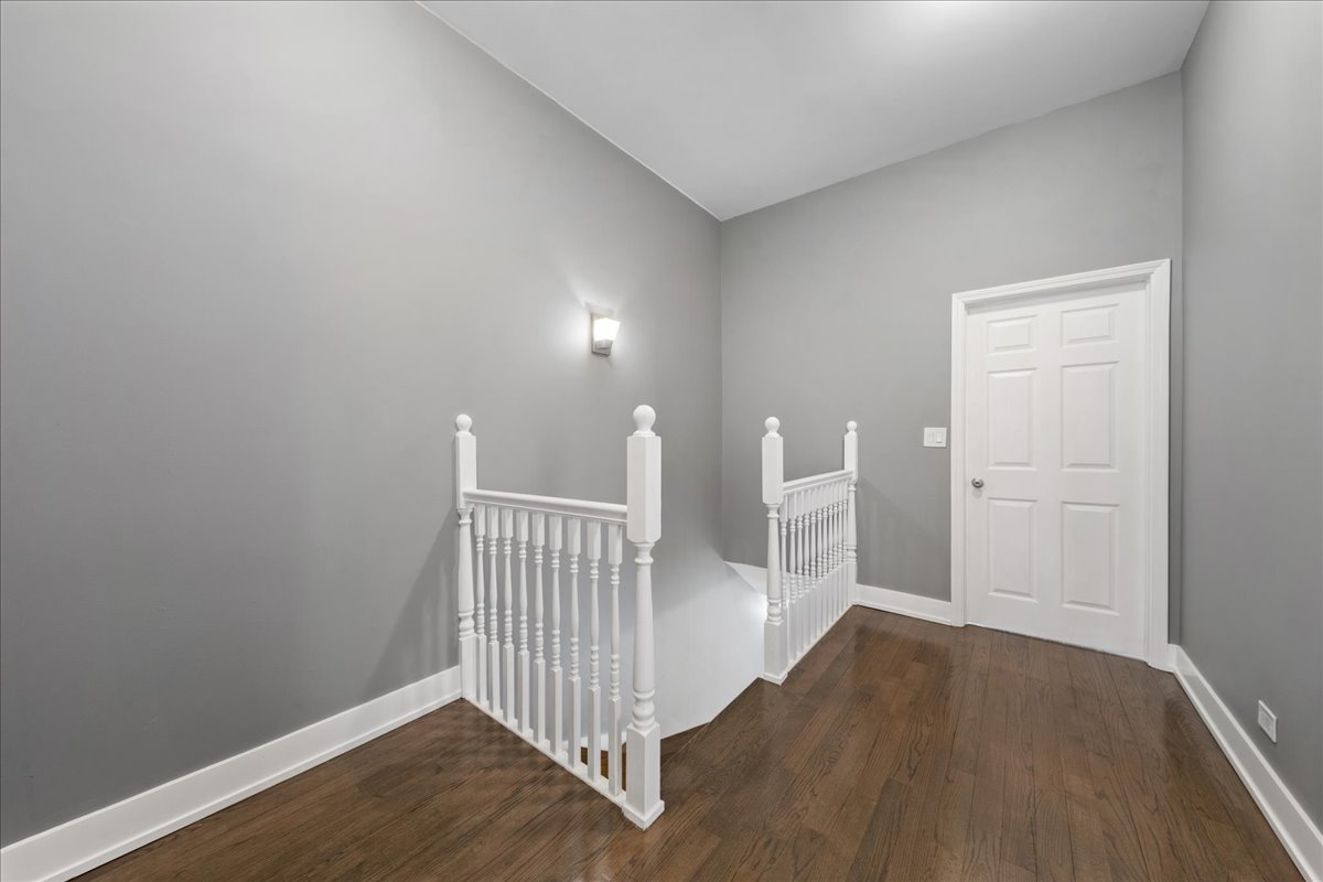 3348 W Le Moyne Street