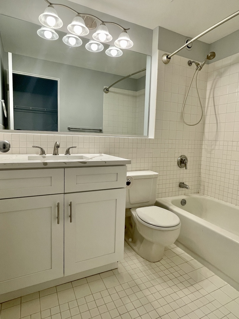 40 E 9th Street Unit: 804