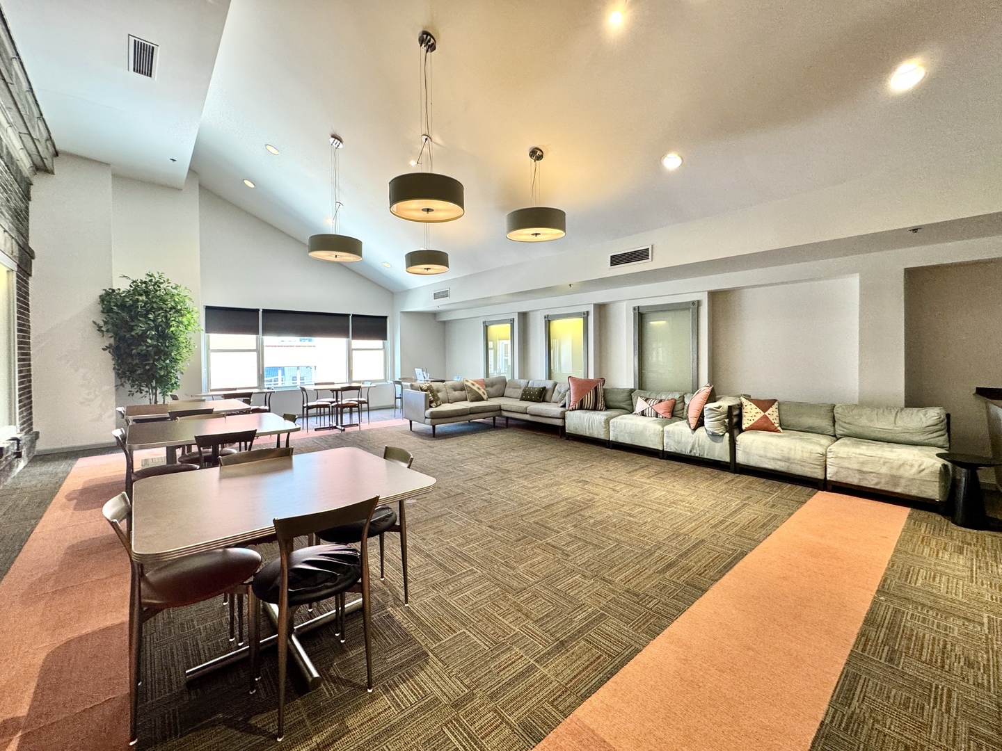 40 E 9th Street Unit: 804